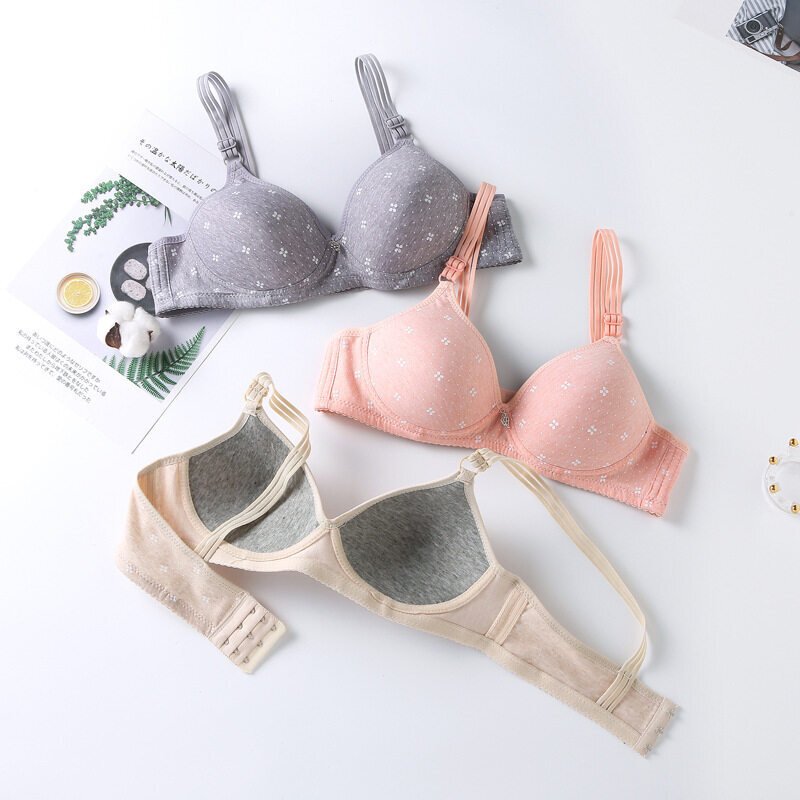 Elevate Your Lingerie Collection with Our Luxurious Flower-printed Foam Bras